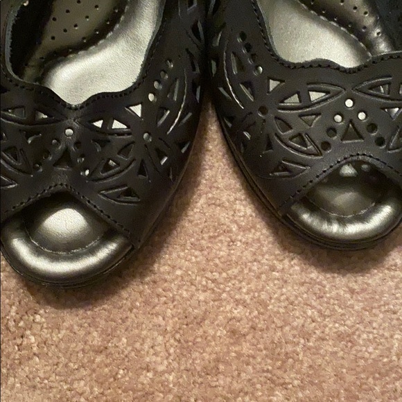 Spring Step Open Toed Sandals - Picture 4 of 4